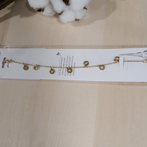 ππNEWππ CUTE!! 18kt Gold Plated over SS Hollow Cut Clover Bracelet - Picture 7 of 16